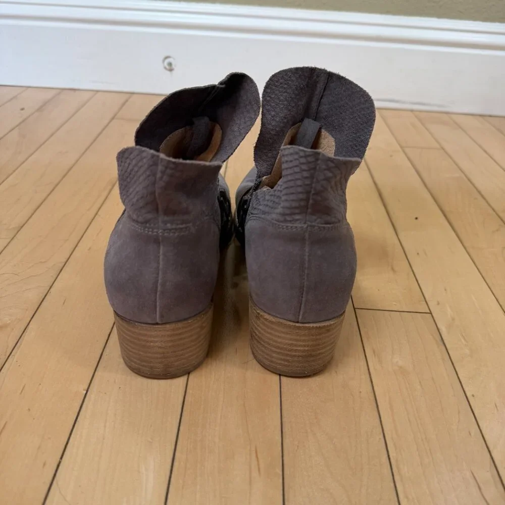 Seychelles Score Suede Booties Ankle boots Shooties Taupe Grey Brown Size 9
